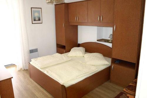 Apartments By The Sea Kampor (rab) - 5037