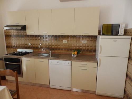 Apartment Kampor 12273c