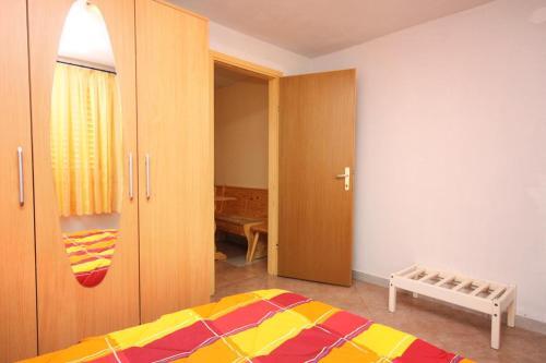 Apartments With A Parking Space Barbat (rab) - 4988