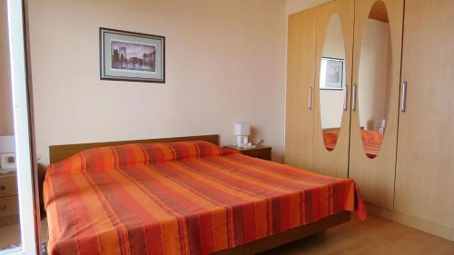 Apartments With A Parking Space Barbat (rab) - 4988