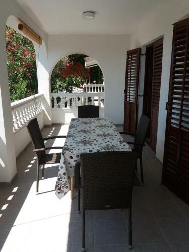 Apartment Banjol 14138a