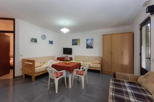Apartments With A Parking Space Supetarska Draga - Gonar (rab) - 4987