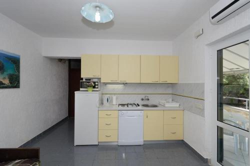 Apartments With A Parking Space Supetarska Draga - Gonar (rab) - 4987