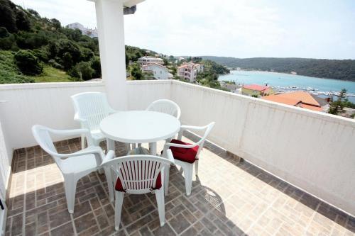 Apartments With A Parking Space Kampor (rab) - 5018