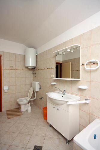 Apartments With A Parking Space Kampor (rab) - 5018