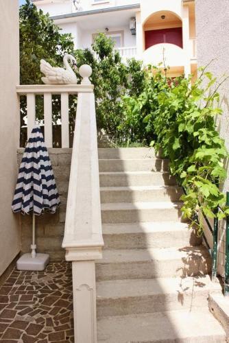 Apartments With A Parking Space Barbat (rab) - 5002