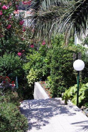 Hostal Double Room Banjol 5021b