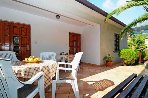Apartment In Rabac 16753