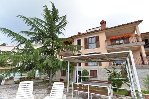 Apartments Creska 629