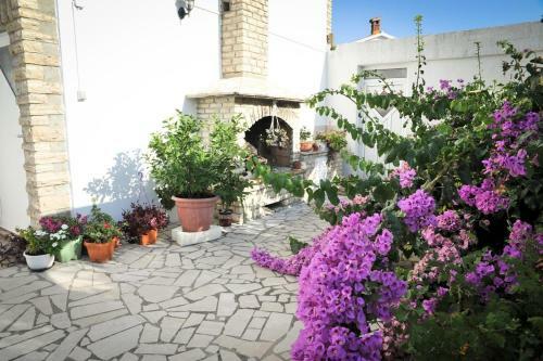 Apartments With A Parking Space Kampor (rab) - 14998