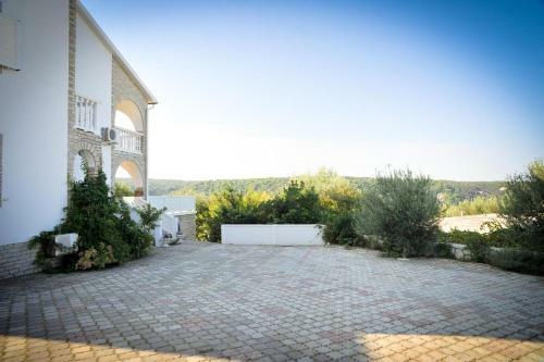Apartments With A Parking Space Kampor (rab) - 14998