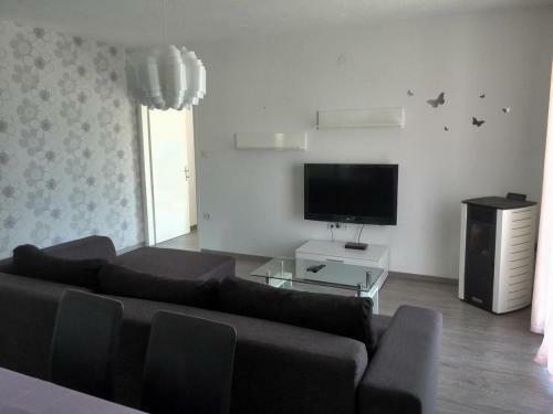 Apartments And Rooms With A Swimming Pool Kampor (rab) - 12773