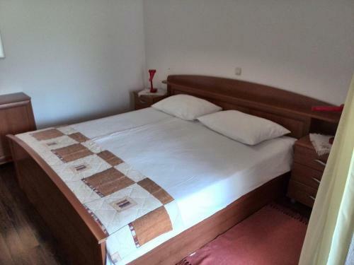 Apartments And Rooms With A Swimming Pool Kampor (rab) - 12773