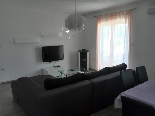 Apartments And Rooms With A Swimming Pool Kampor (rab) - 12773