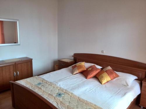 Apartments And Rooms With A Swimming Pool Kampor (rab) - 12773