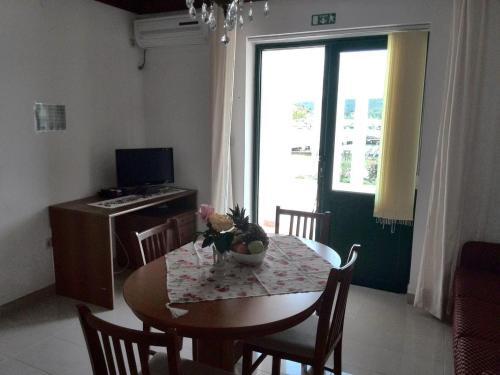 Apartments And Rooms With A Swimming Pool Kampor (rab) - 12773