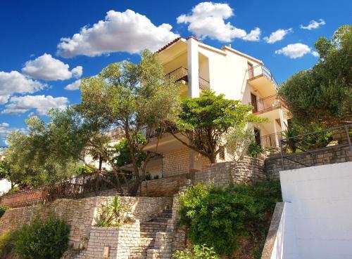 Apartments Katica 1078