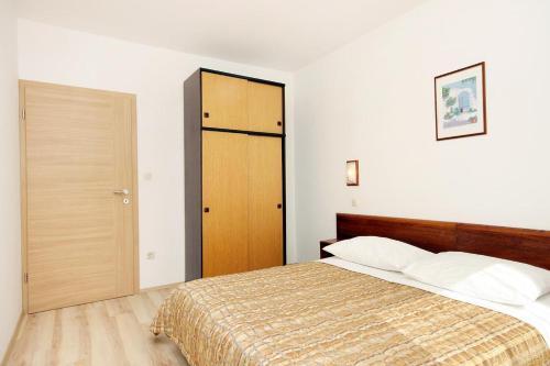 Apartments With A Parking Space Rabac (labin) - 3011