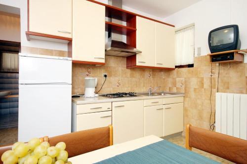 Apartments With A Parking Space Rabac (labin) - 3011