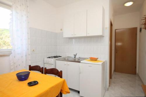 Apartments With A Parking Space Rabac (labin) - 6464