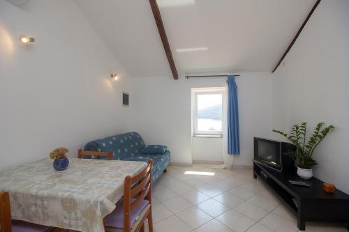 Apartment In Rabac 16821