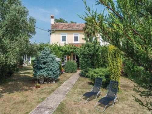Two-bedroom Holiday Home In Rakalj