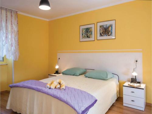 Two-bedroom Holiday Home In Rakalj