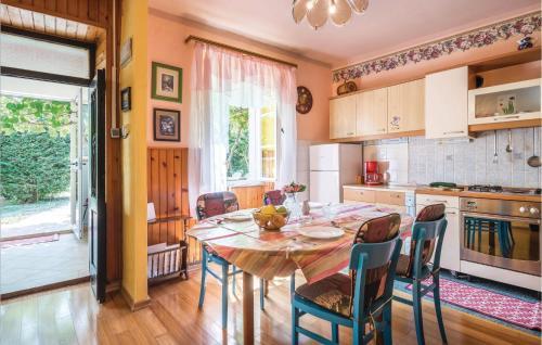 Two-bedroom Holiday Home In Rakalj