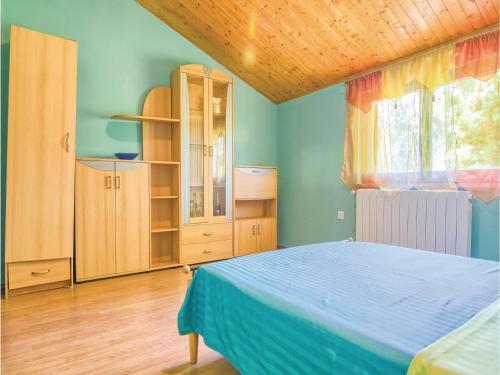 Two-bedroom Apartment In Rakalj
