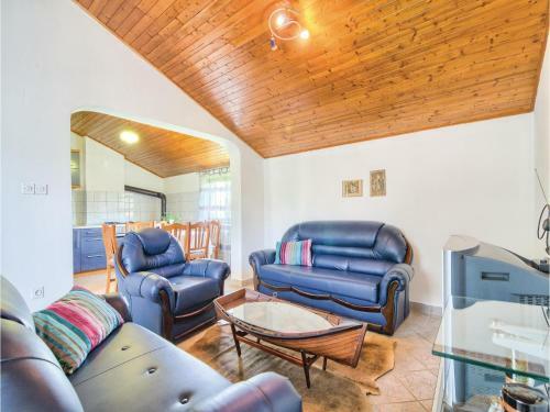 Two-bedroom Apartment In Rakalj