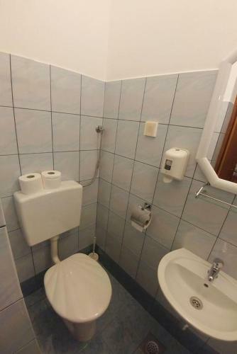Hostal Triple Room Irinovac 14749b