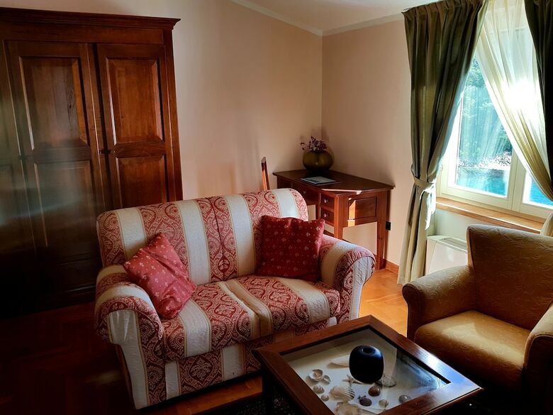 Hostal Villa Rava Residence & Restaurant
