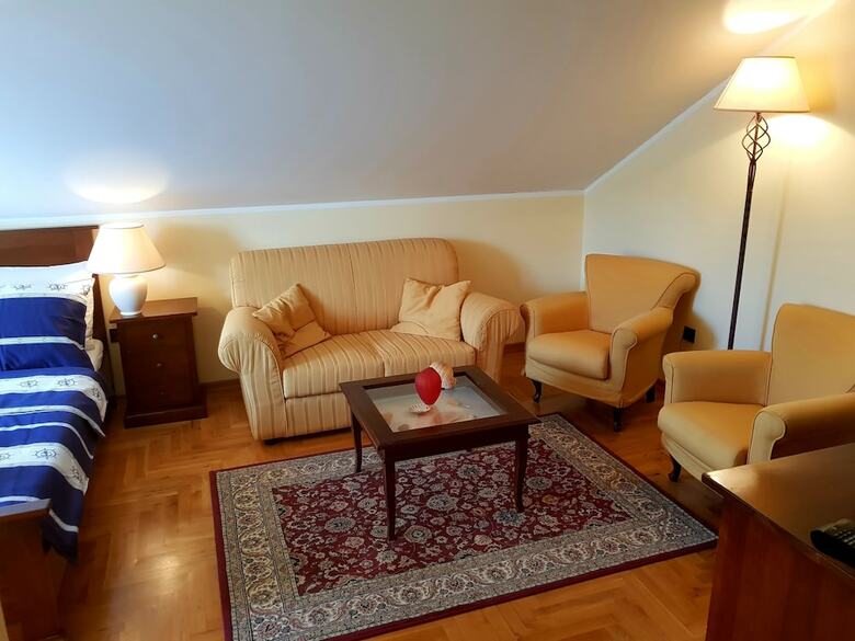 Hostal Villa Rava Residence & Restaurant