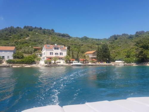 Hostal Double Room Rava 15880b