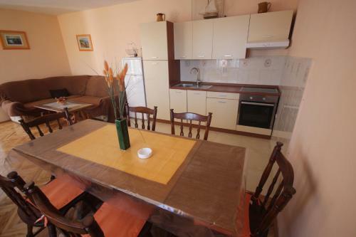 Apartments Njaco
