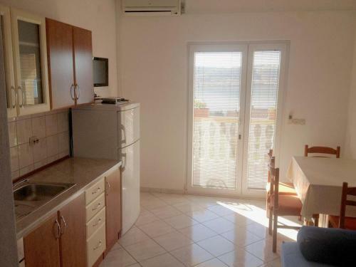 Apartment Rtina - Miocici 13072a