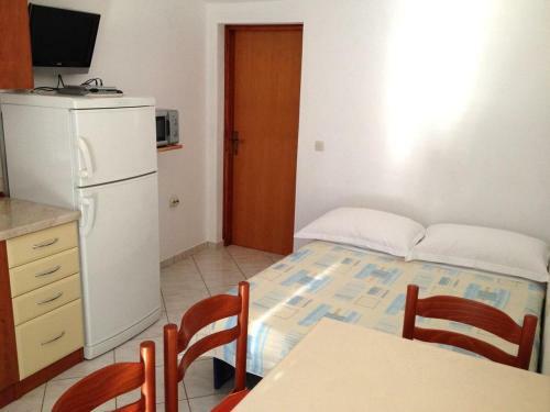 Apartment Rtina - Miocici 13072c