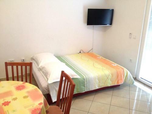 Apartments With A Parking Space Rtina - Miocici (zadar) - 13072