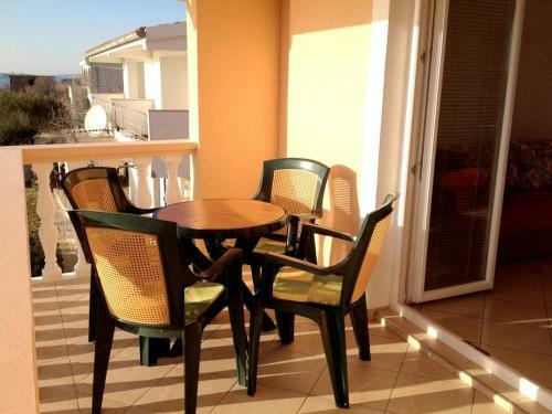 Apartments With A Parking Space Rtina - Miocici (zadar) - 13072