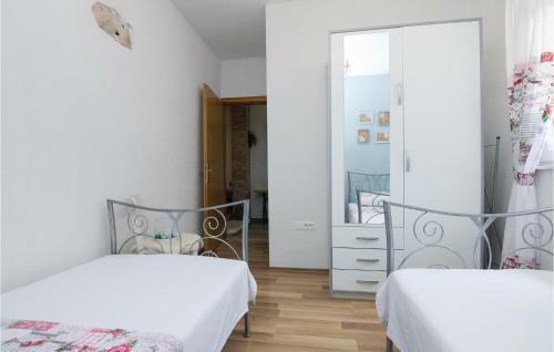 Two-bedroom Holiday Home In Razanac