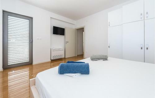 Four-bedroom Holiday Home In Razanj