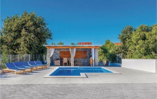 Four-bedroom Holiday Home In Razanj