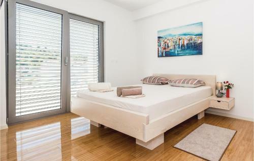 Four-bedroom Holiday Home In Razanj