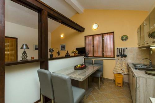 Hostal Apartments Suzana