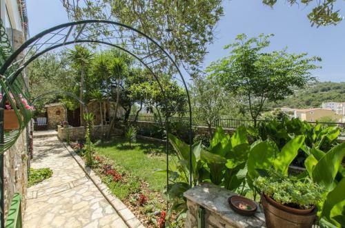 Hostal Apartments Suzana