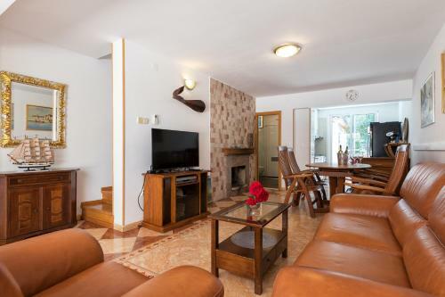 Villa Holiday House Popic