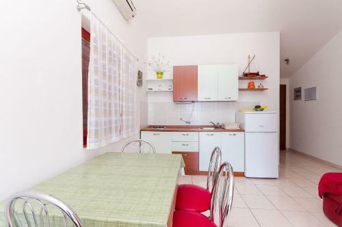 Apartments Mladen