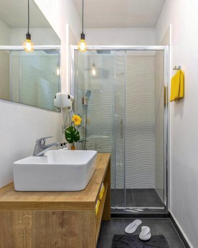 Apartments With Wifi Rijeka - 16000