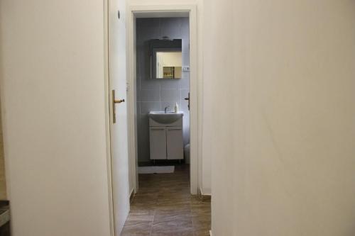 Apartments With Wifi Rijeka - 14061