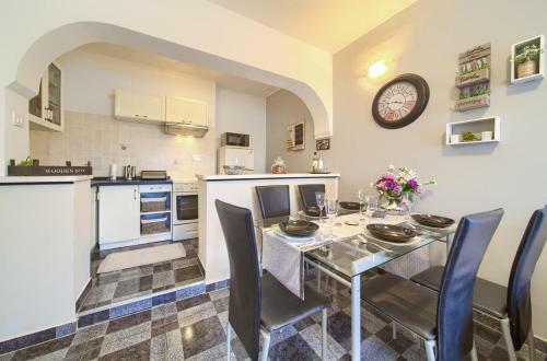 Apartment Rijeka 13976b